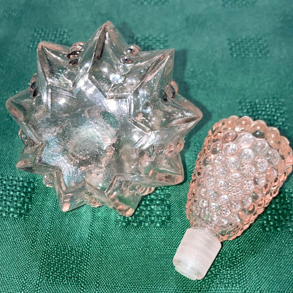 NWOT pink pressed glass perfume bottle, size in pics, perfect condition. $5 - Picture 3 of 8